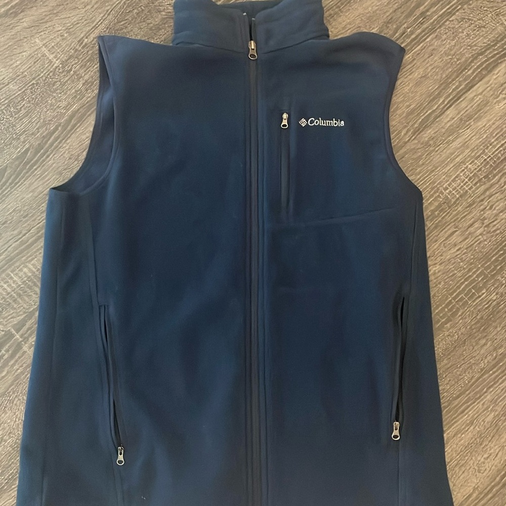Columbia blue vest medium